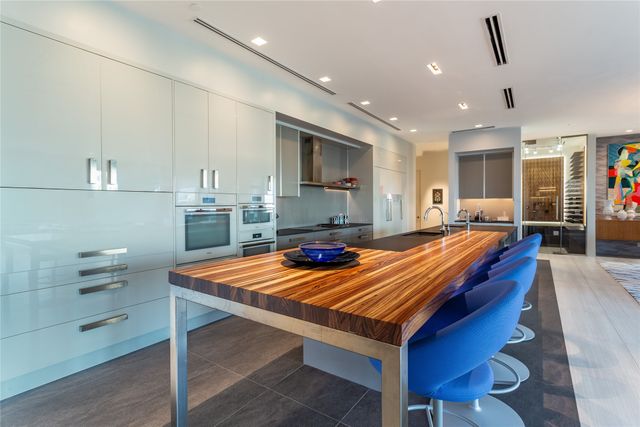 2300 WOLF Street 18A, Dallas, TX 75201