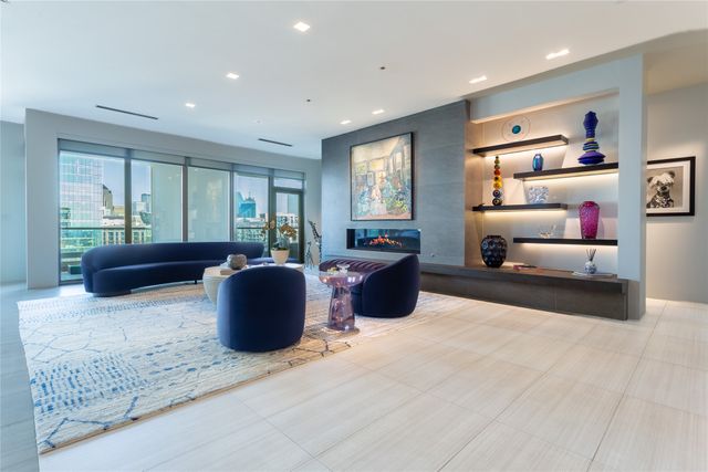 2300 WOLF Street 18A, Dallas, TX 75201
