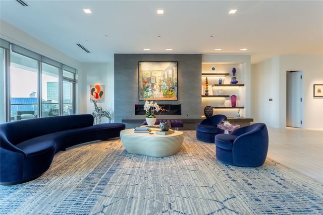 2300 WOLF Street 18A, Dallas, TX 75201