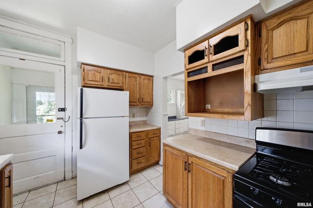 1723 W CALLENDER Avenue, Peoria, IL 61606