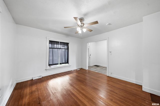 1723 W CALLENDER Avenue, Peoria, IL 61606