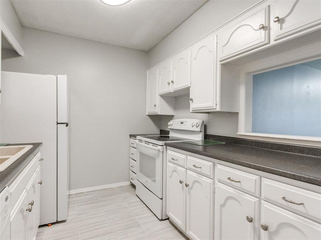 11411 N May Avenue A, Oklahoma City, OK 73120