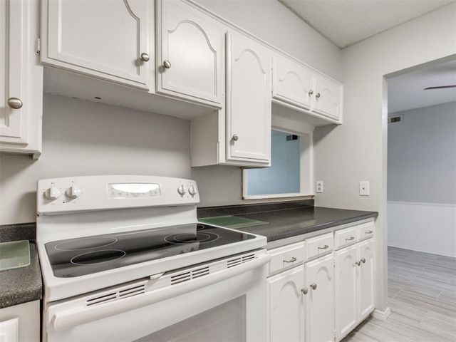 11411 N May Avenue A, Oklahoma City, OK 73120