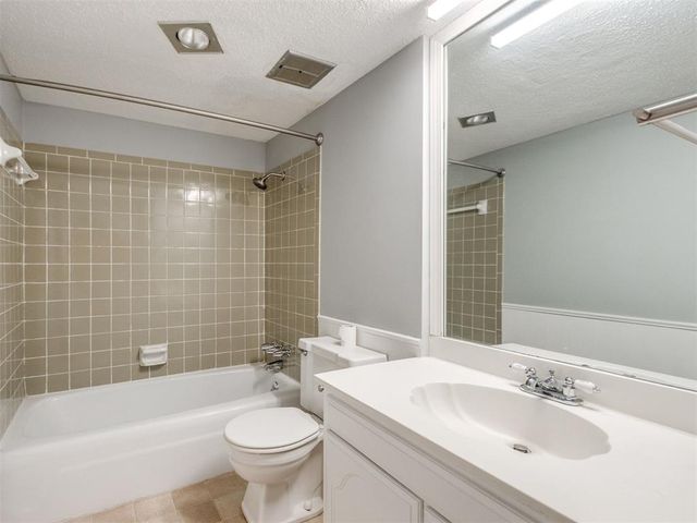 11411 N May Avenue A, Oklahoma City, OK 73120