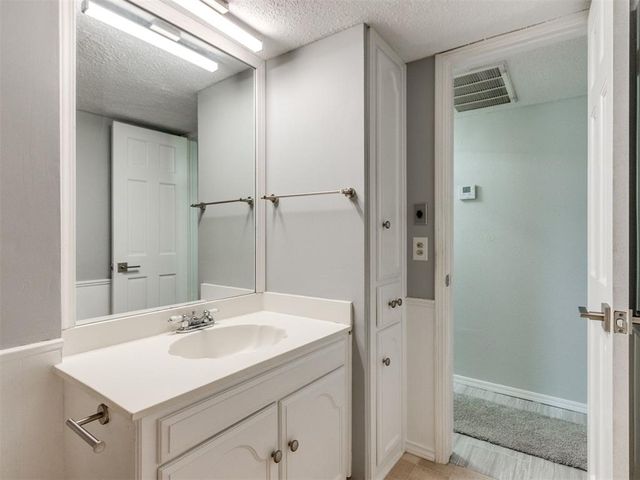 11411 N May Avenue A, Oklahoma City, OK 73120