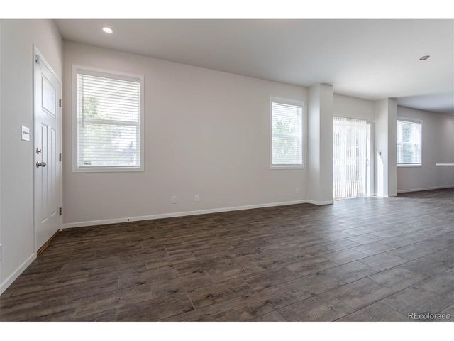 2392 N Emporia St, Aurora, CO 80010