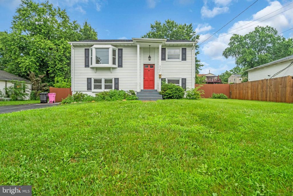9507 LOMOND DR, Manassas, VA 20109