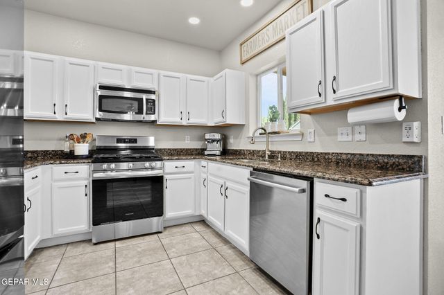 5813 REDSTONE RIM Drive, El Paso, TX 79934