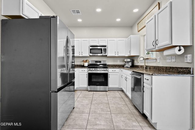 5813 REDSTONE RIM Drive, El Paso, TX 79934