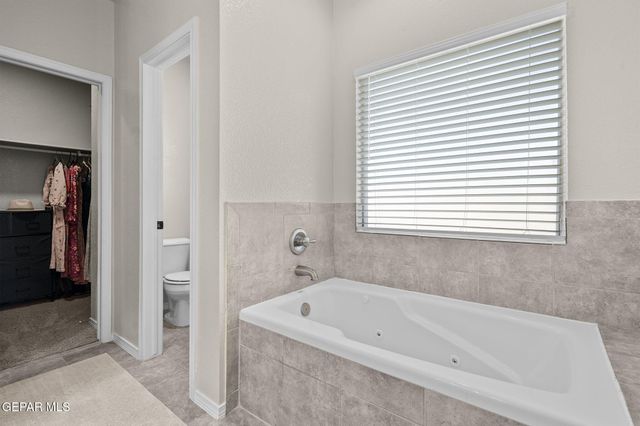 5813 REDSTONE RIM Drive, El Paso, TX 79934