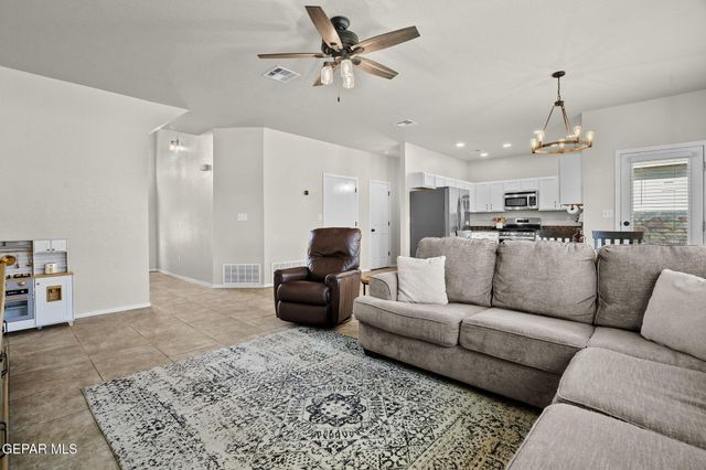5813 REDSTONE RIM Drive, El Paso, TX 79934