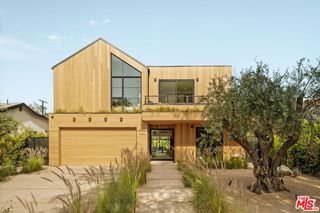 5034 Varna Avenue, Los Angeles, CA 91423