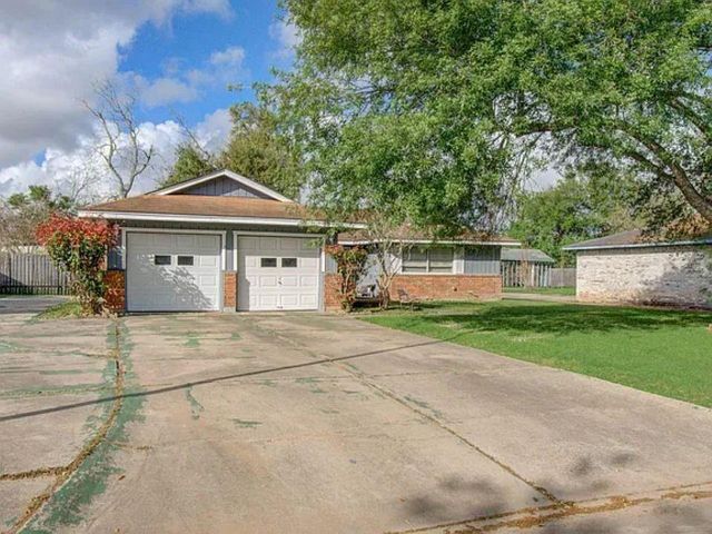1710 W 11th Street, Freeport, TX 77541