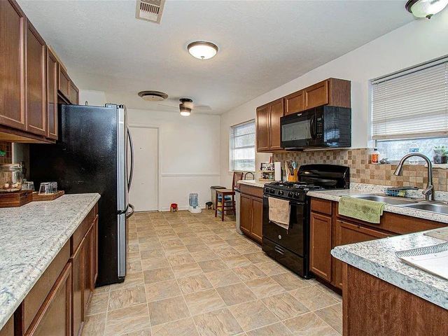 1710 W 11th Street, Freeport, TX 77541