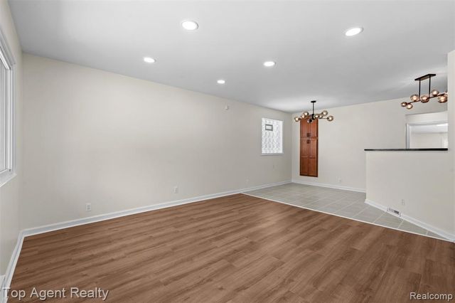 28580 Red Leaf Lane, Southfield, MI 48076