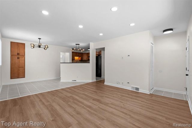 28580 Red Leaf Lane, Southfield, MI 48076