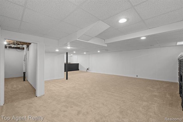 28580 Red Leaf Lane, Southfield, MI 48076