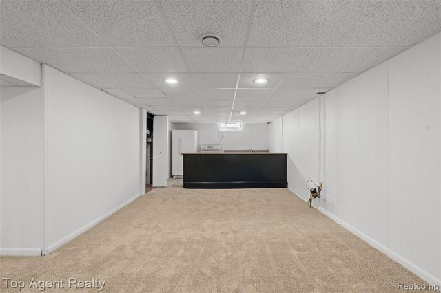 28580 Red Leaf Lane, Southfield, MI 48076