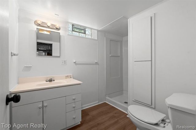 28580 Red Leaf Lane, Southfield, MI 48076