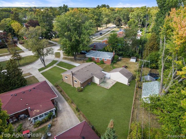 28580 Red Leaf Lane, Southfield, MI 48076