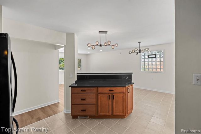 28580 Red Leaf Lane, Southfield, MI 48076