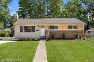 28580 Red Leaf Lane, Southfield, MI 48076