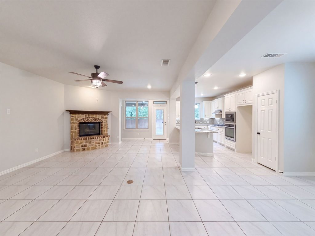 9332 Kaitlyn Court, Lantana, TX 76226 — photo 4