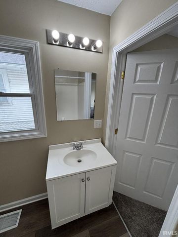 1206 W 15Th Street, Muncie, IN 47302