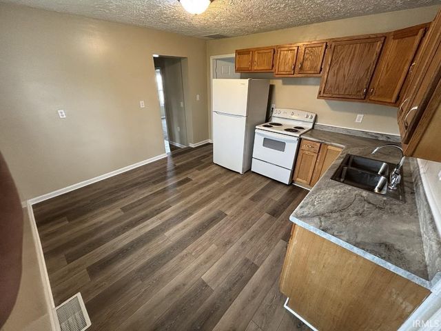 1206 W 15Th Street, Muncie, IN 47302