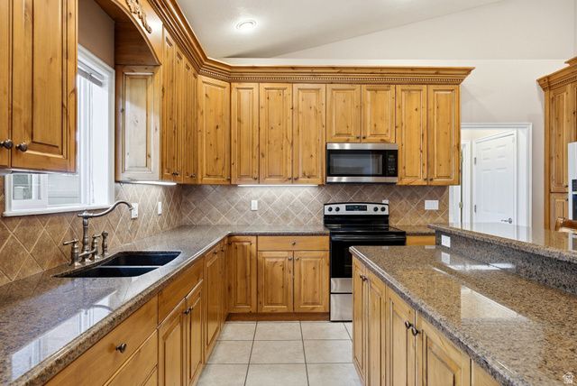 5169 W ROCK RIDGE LN, West Jordan, UT 84081