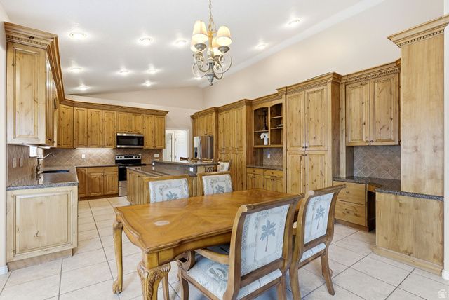 5169 W ROCK RIDGE LN, West Jordan, UT 84081