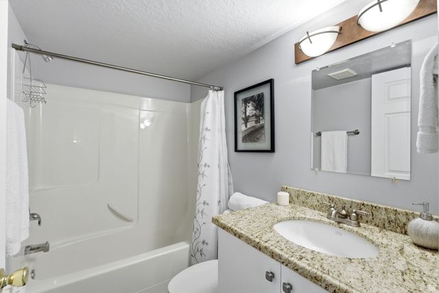 5169 W ROCK RIDGE LN, West Jordan, UT 84081