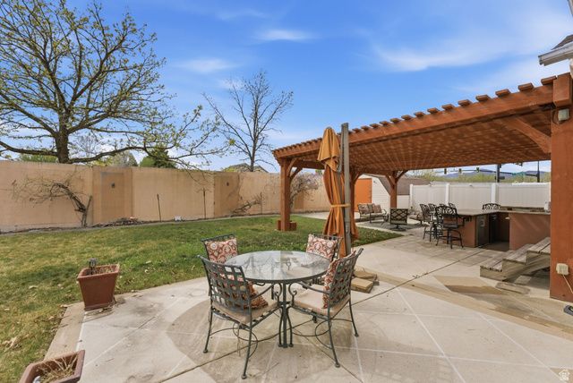 5169 W ROCK RIDGE LN, West Jordan, UT 84081