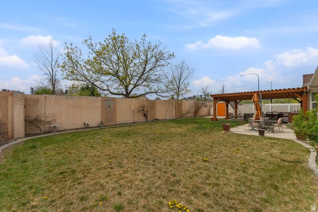 5169 W ROCK RIDGE LN, West Jordan, UT 84081