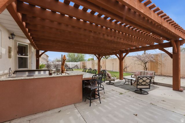 5169 W ROCK RIDGE LN, West Jordan, UT 84081