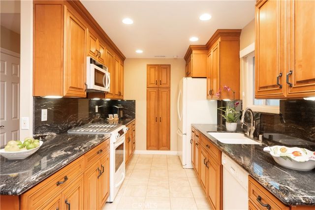 215 Camino San Clemente, San Clemente, CA 92672