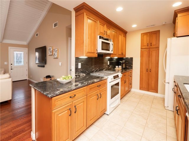 215 Camino San Clemente, San Clemente, CA 92672