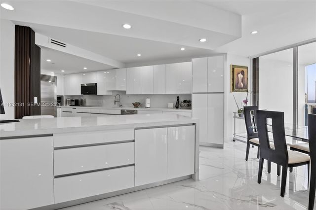 4000 Island Boulevard 2301, Aventura, FL 33160