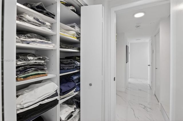 4000 Island Boulevard 2301, Aventura, FL 33160
