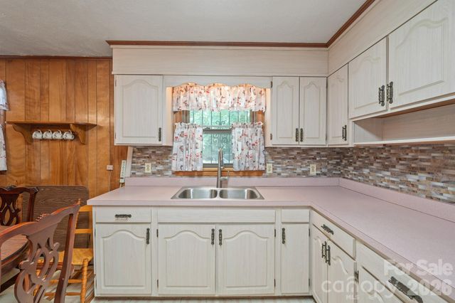 1505 Kingston Drive, Kannapolis, NC 28083
