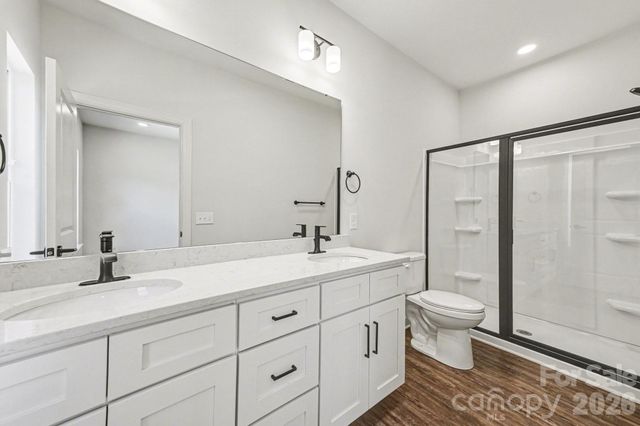 560 W Wilson Avenue, Mooresville, NC 28115