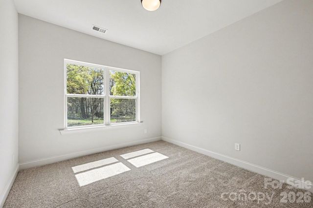 560 W Wilson Avenue, Mooresville, NC 28115