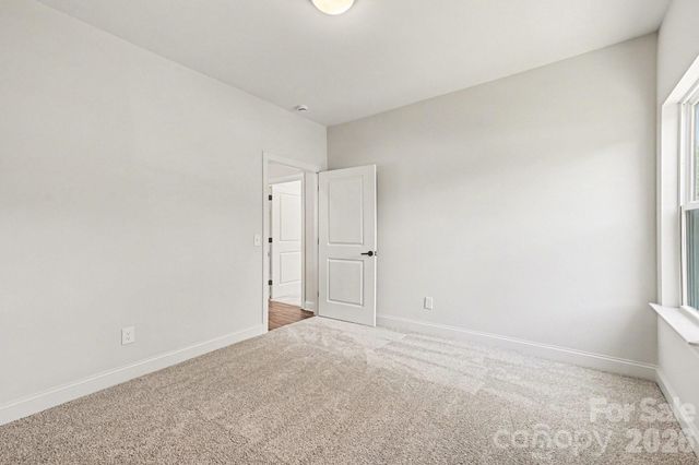 560 W Wilson Avenue, Mooresville, NC 28115