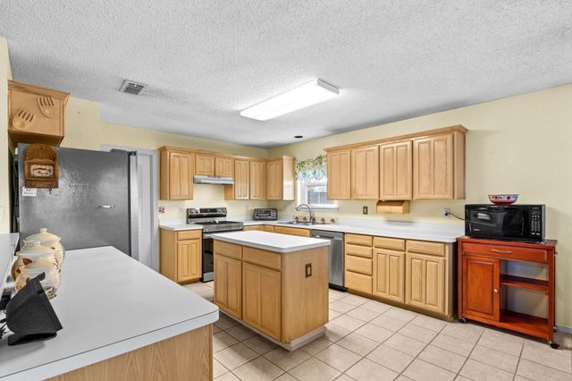 8001 Berkshire Drive, Fort Worth, TX 76137