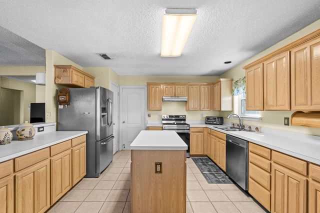 8001 Berkshire Drive, Fort Worth, TX 76137