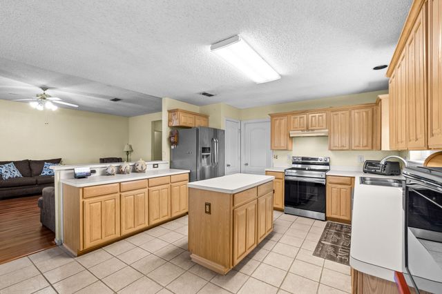 8001 Berkshire Drive, Fort Worth, TX 76137