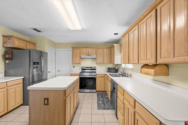 8001 Berkshire Drive, Fort Worth, TX 76137