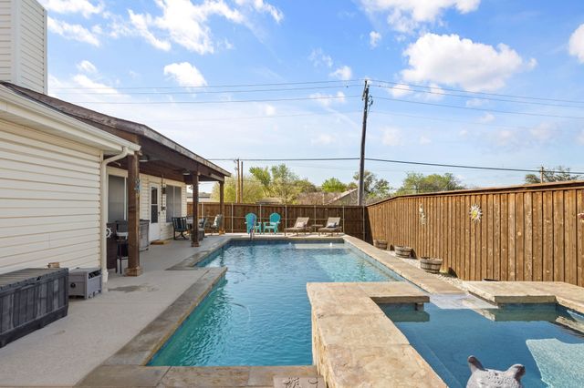 8001 Berkshire Drive, Fort Worth, TX 76137