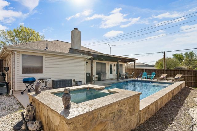 8001 Berkshire Drive, Fort Worth, TX 76137