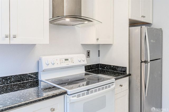 753 Burrows Street 14, San Francisco, CA 94134